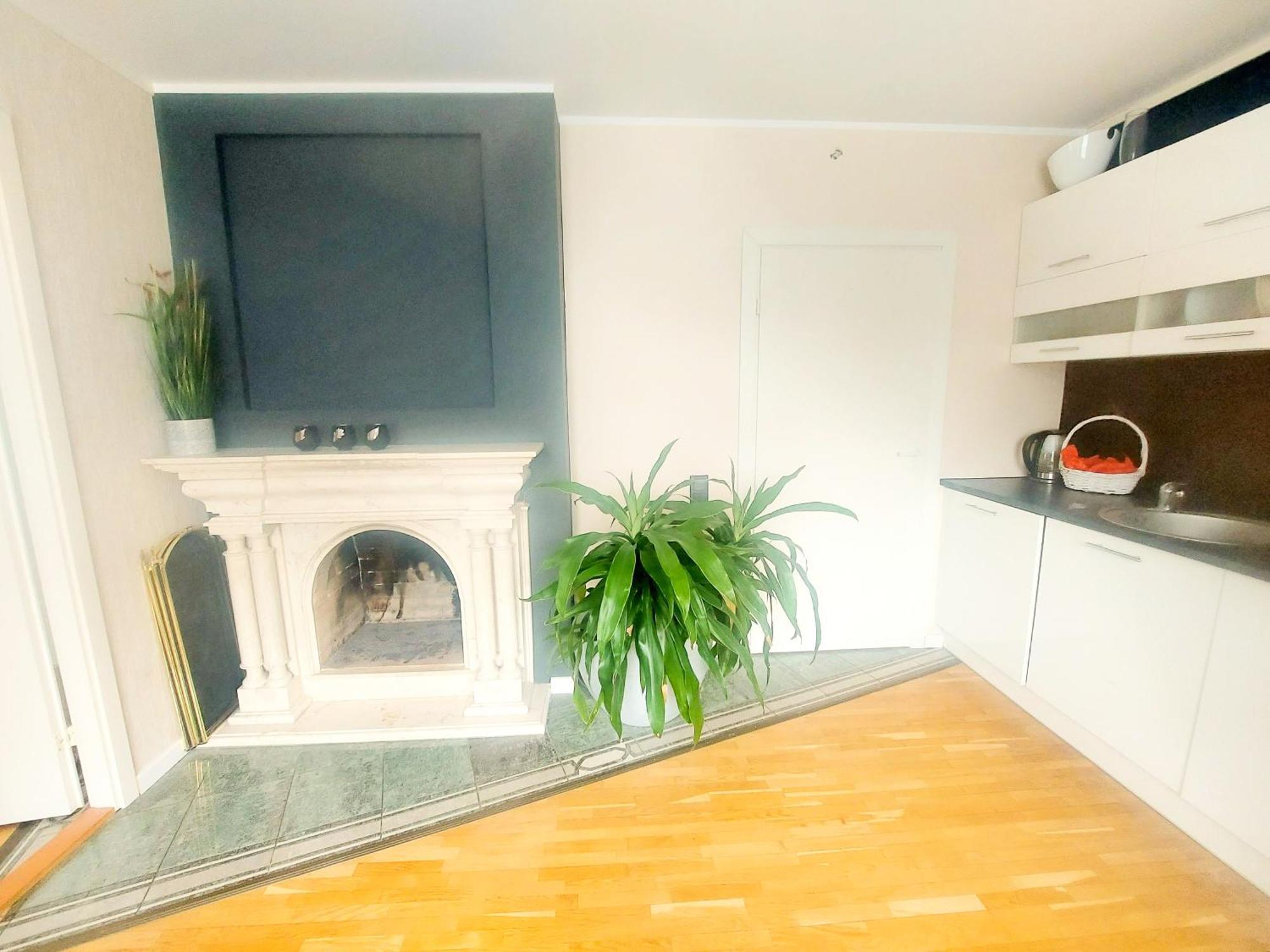 Cofy Rentals - Centrally Located, Quiet District, Air-Conditioning, Free Parking, 24-7 Express Check-In-Out, Close To Sea And Everything You Need For Living! Tallinn Room photo